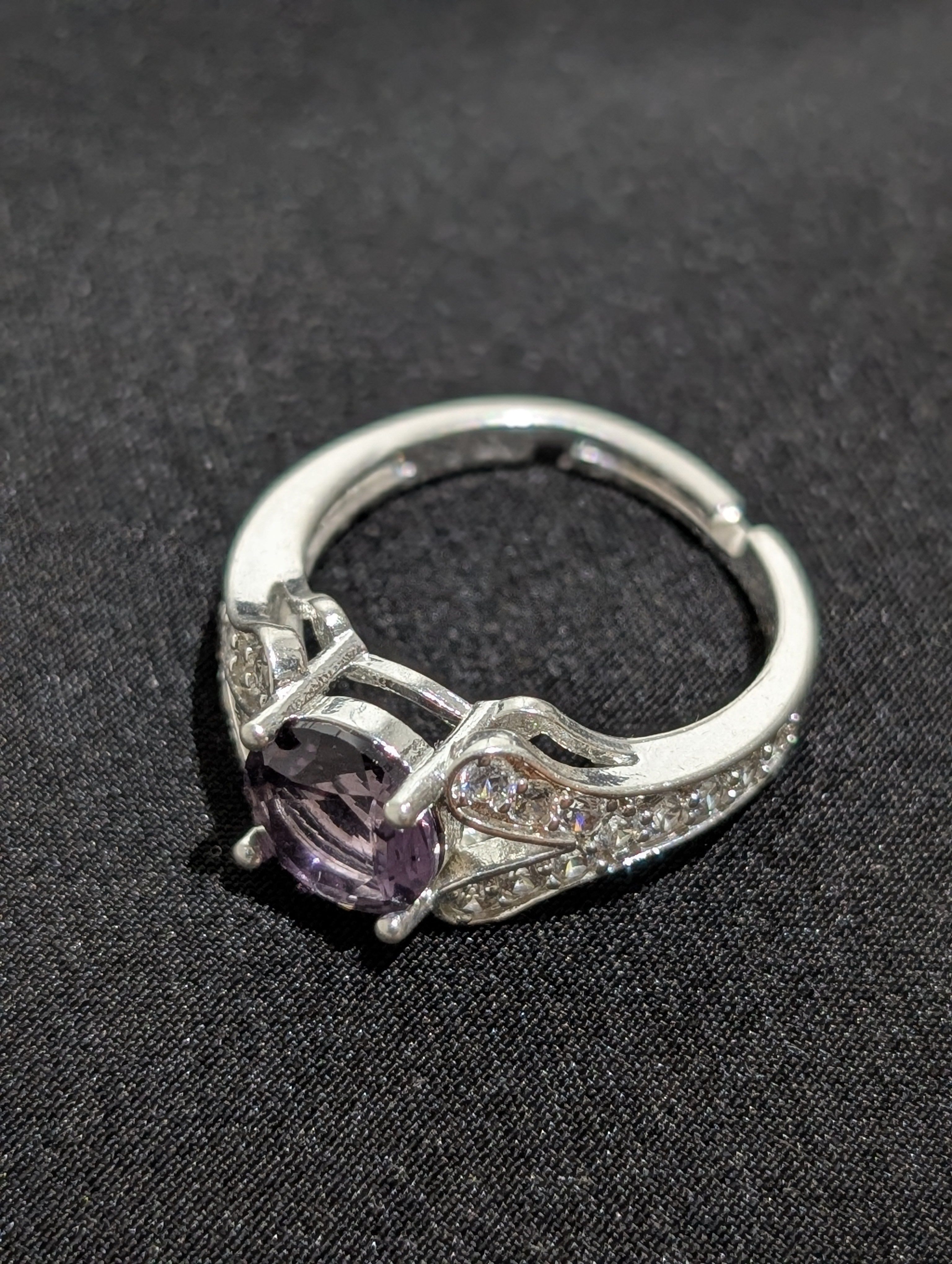 Anillo piedra color 🟣
